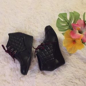 NWOB Bamboo wedge booties size 8